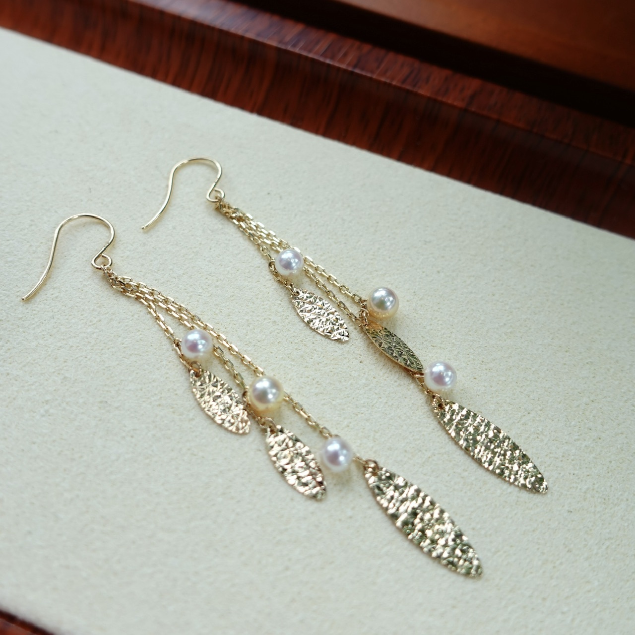 意大利K金工藝 - 18K黃金日本Baby Akoya耳勾-葉片造型 (3.5-4mm)