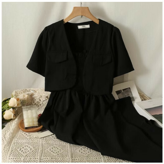 【Two-piece set】Short-sleeved versatile jacket + waist-cinching slim slip dress (black) (one size)