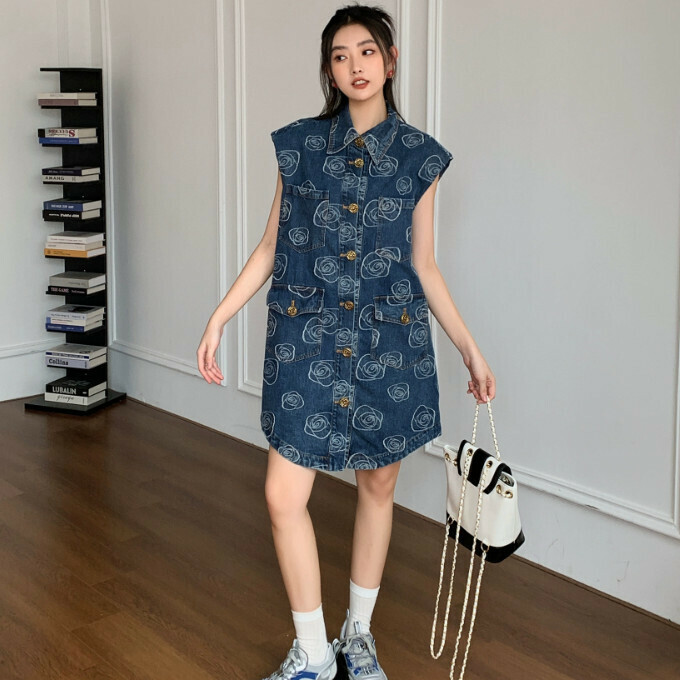 熱賣工裝玫瑰花無袖牛仔裙(牛仔藍)(S/M碼)(下單後聯絡客服確認發貨尺碼)
