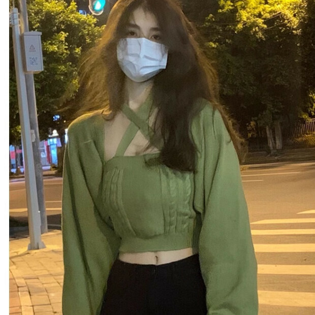 Hot selling short tops [green two-piece set] sizes [S to XL] [please contact customer service to confirm the delivery size after placing the order]