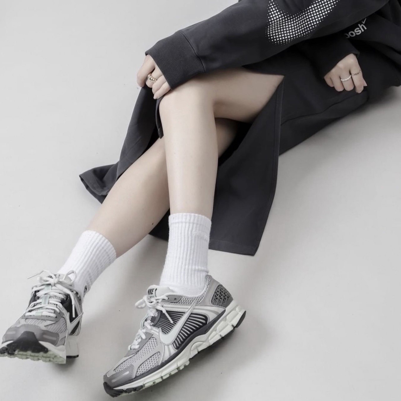 NICEDAY 現貨 Nike Air Zoom Vomero 5 灰綠 黑 輕量 復古 慢跑鞋 女款 男女尺寸 FB8825-001