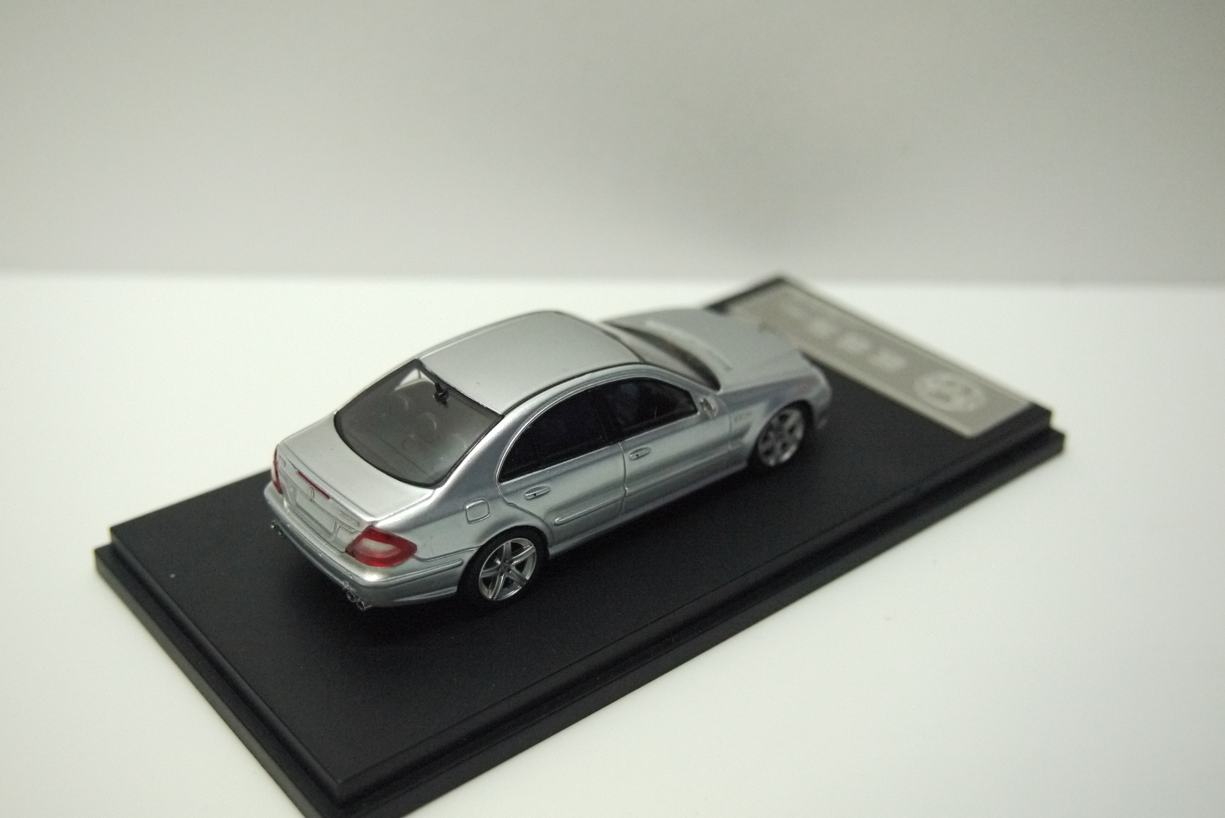 MK Model 1:64 Mercedes E63 W211 Silver