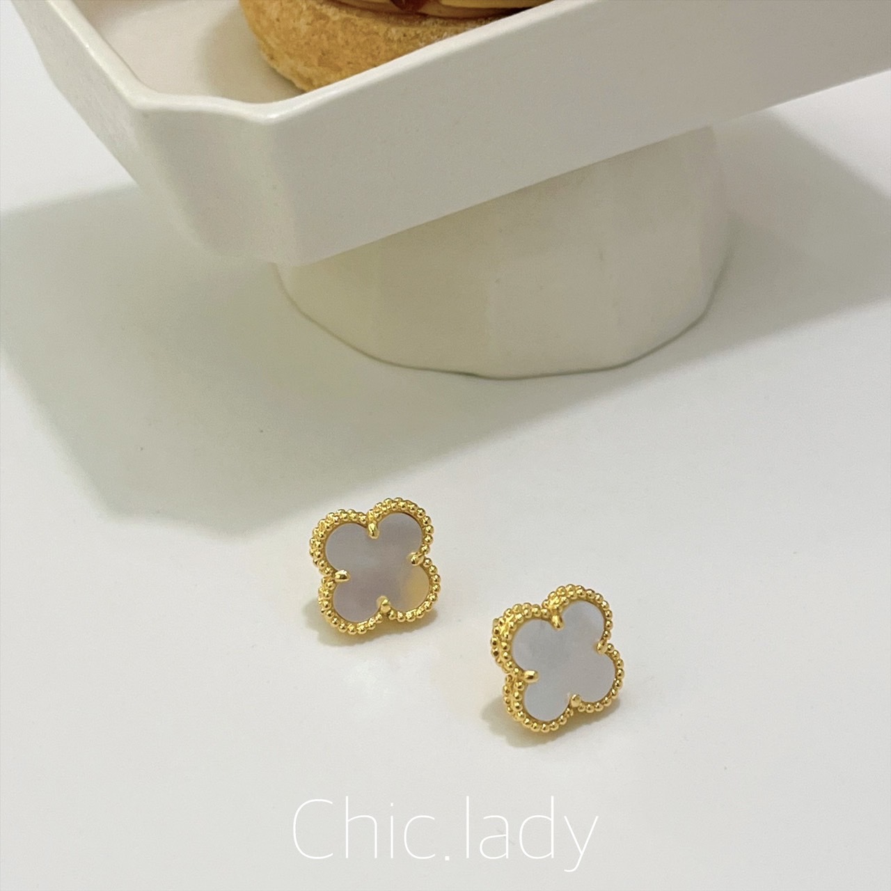 Earrings | 小白花