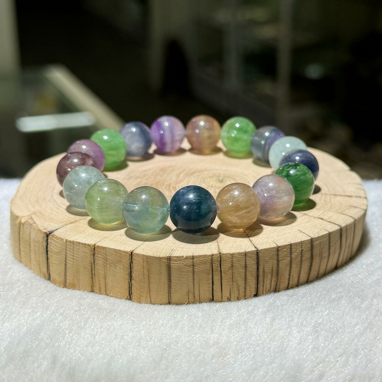 彩螢石手串 12 mm +/-