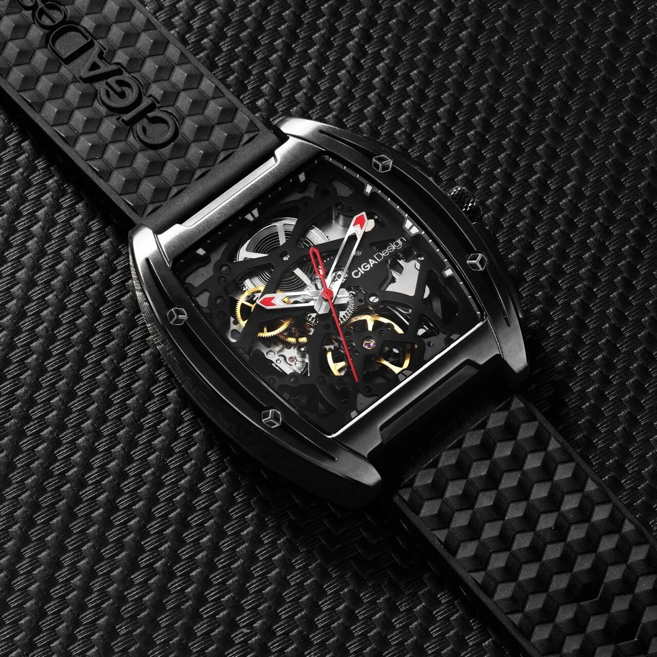 【CIGA Design】 Z系列酒桶自動機械錶Z031-BLBL-W15BK 41X48 mm 現代鐘錶