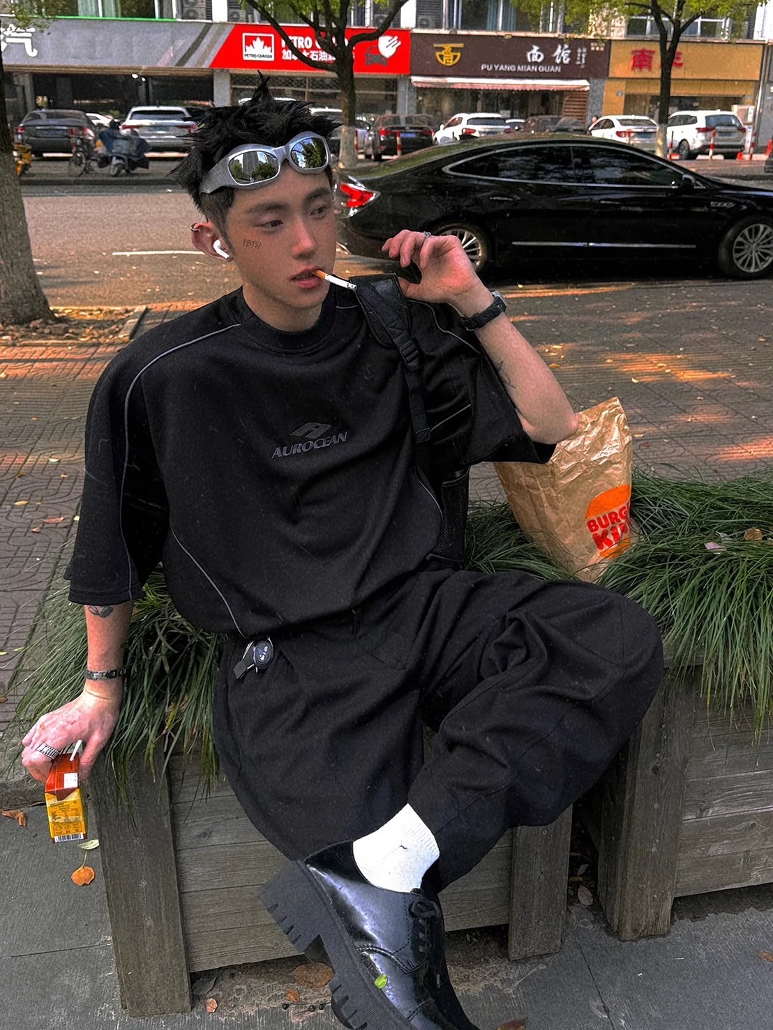 Aurocean 透氣寬鬆刺繡短袖