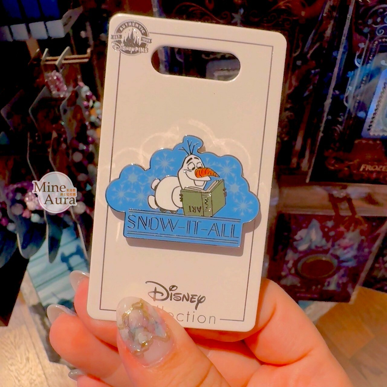 雪寶 Olaf 看書造型 徽章 PIN 冰雪奇緣 Frozen -香港迪士尼樂園