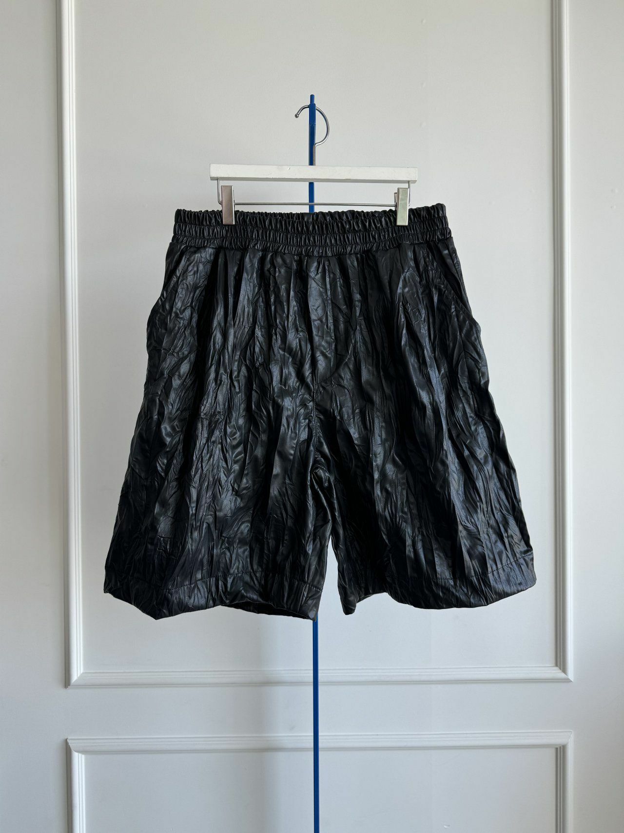 淨色合成皮短褲 MALENKII-078P