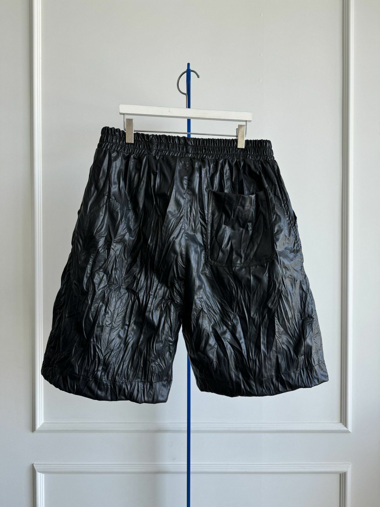 淨色合成皮短褲 MALENKII-078P