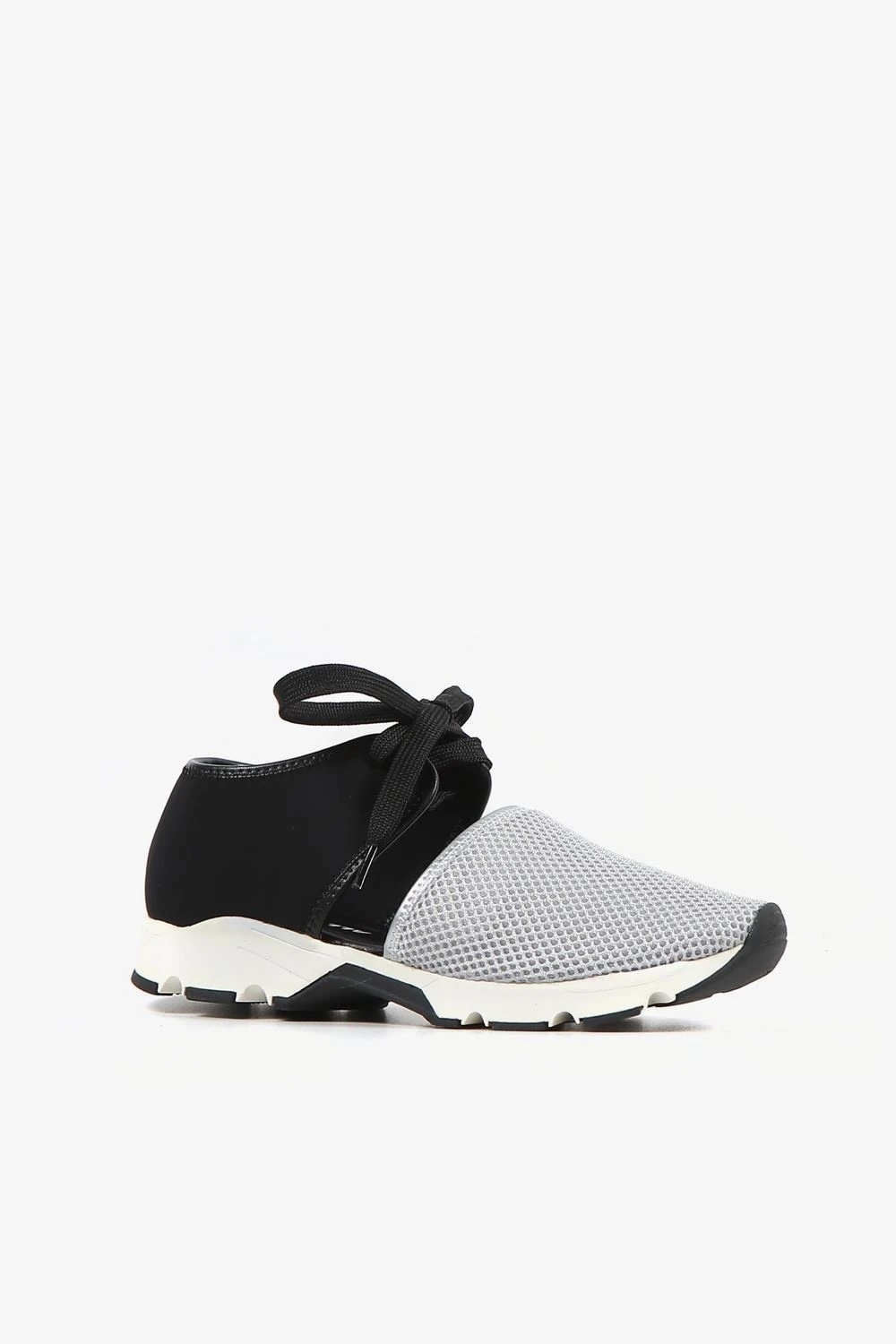Solid Mesh 經典網布休閒鞋