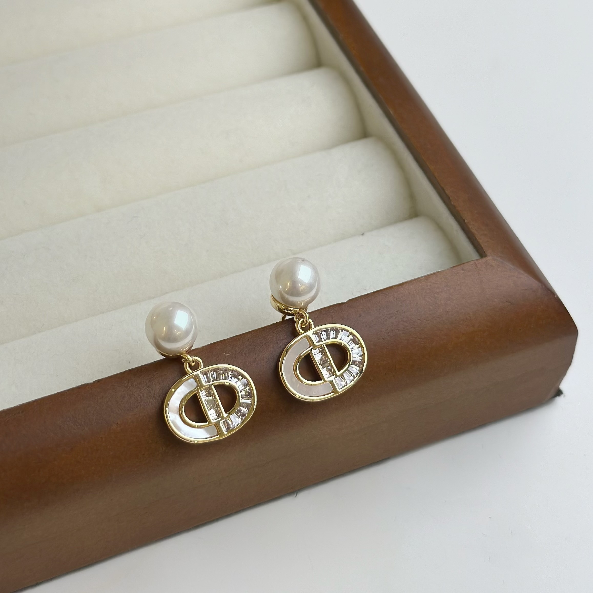 K01珍珠白貝豬鼻小垂吊