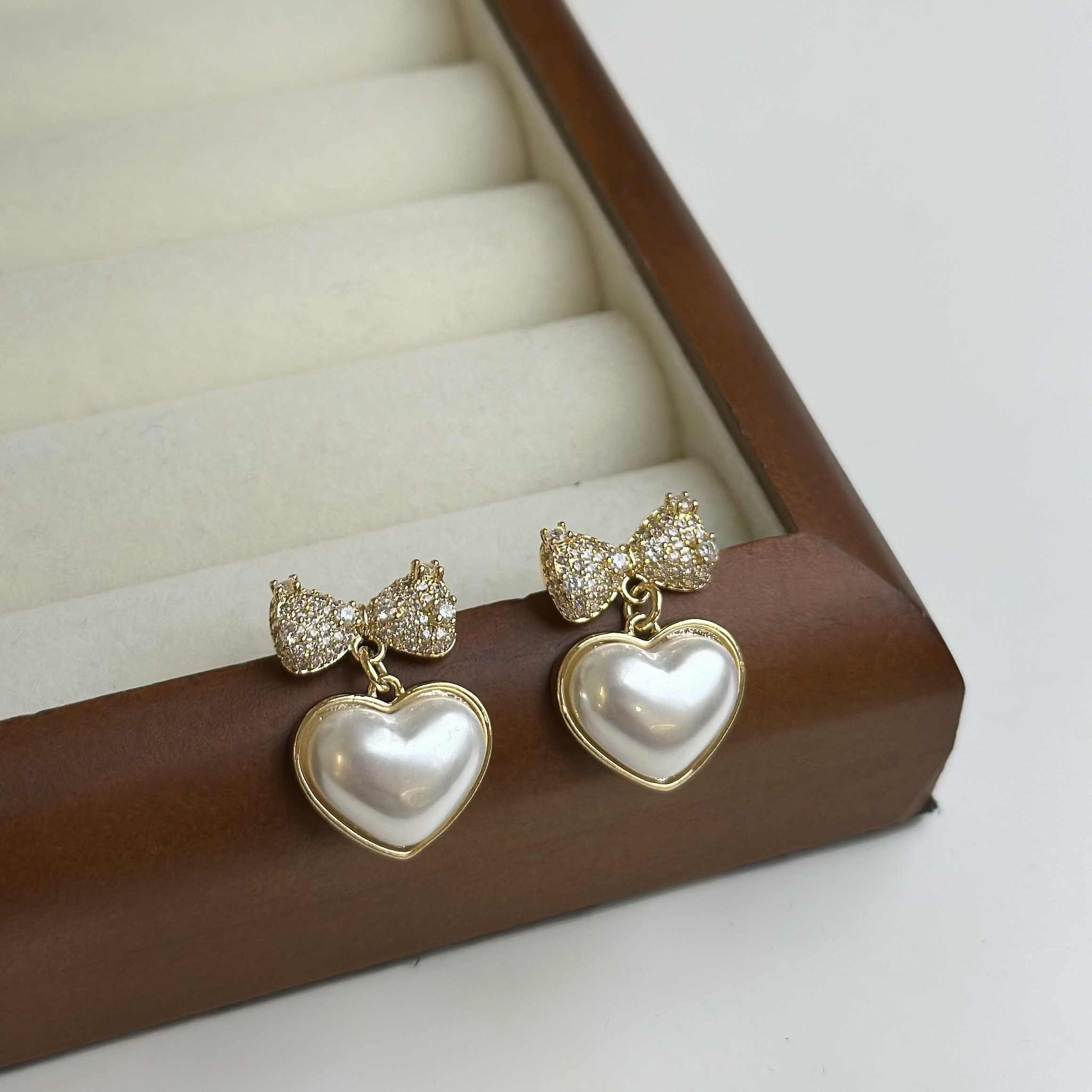 K09滿鑽蝴蝶結愛心小垂吊