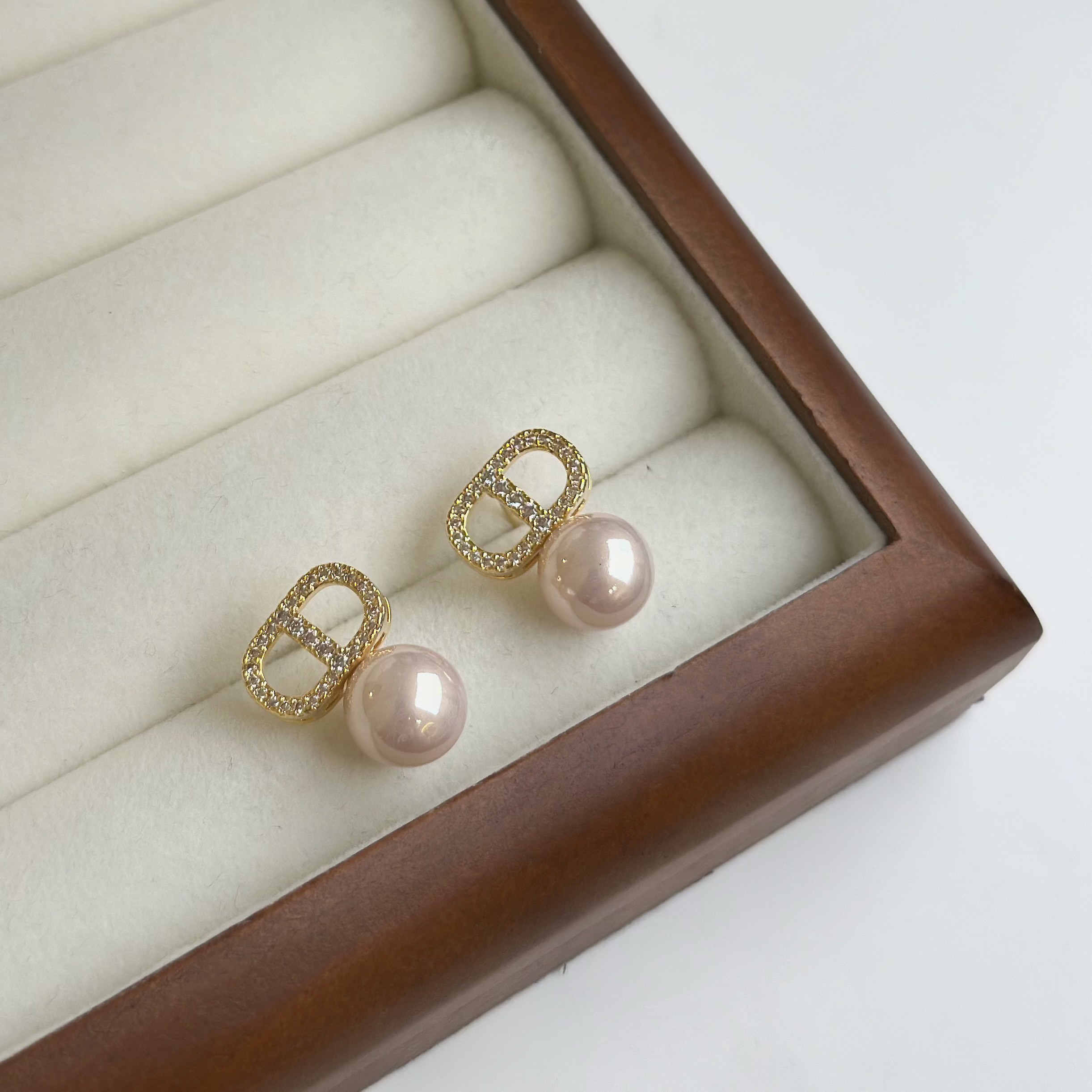 K15滿鑽豬鼻珍珠耳貼