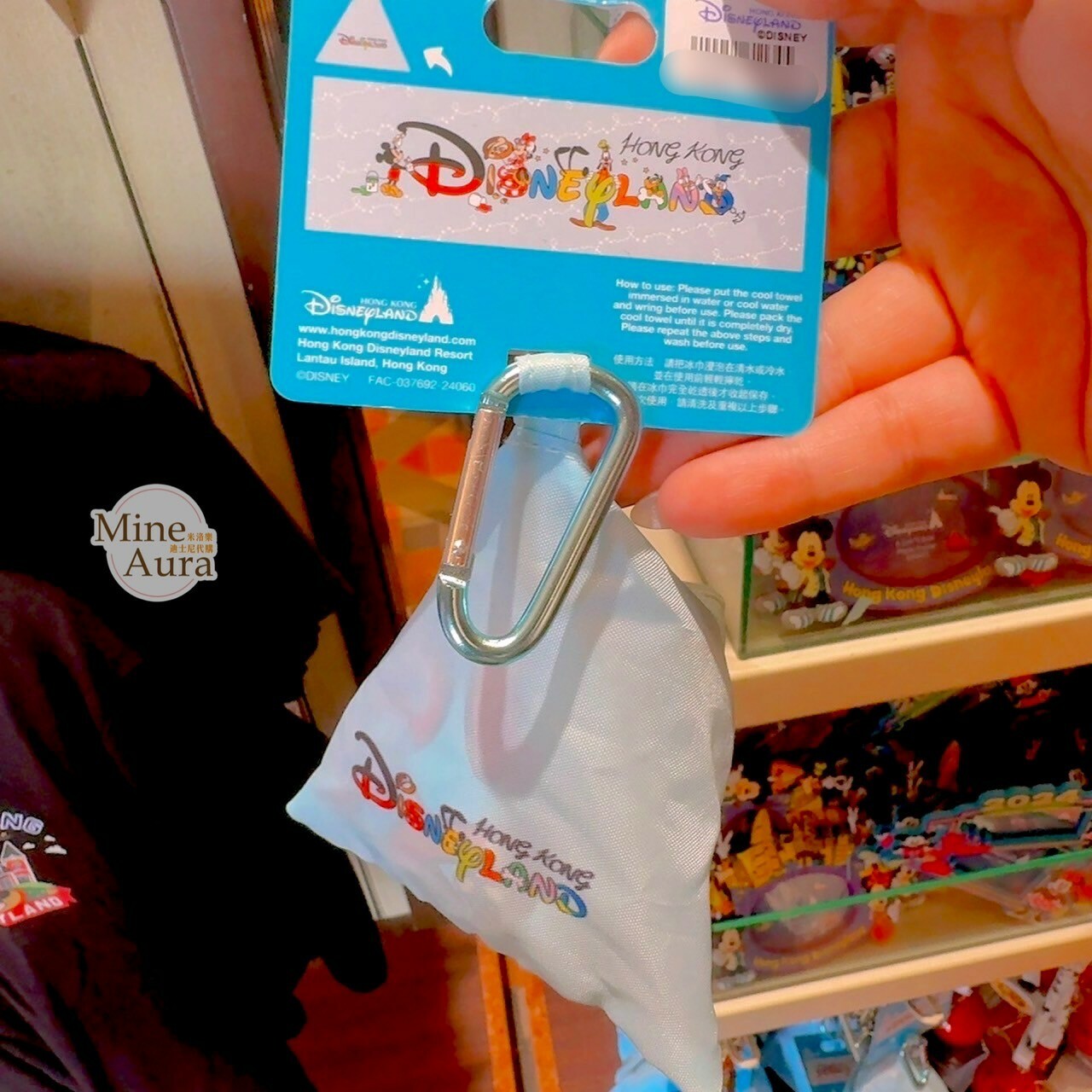 樂園限定 米奇 Mickey 好友集合 彩色圖案 可收納吊飾設計 隨身 涼感巾 -香港迪士尼樂園