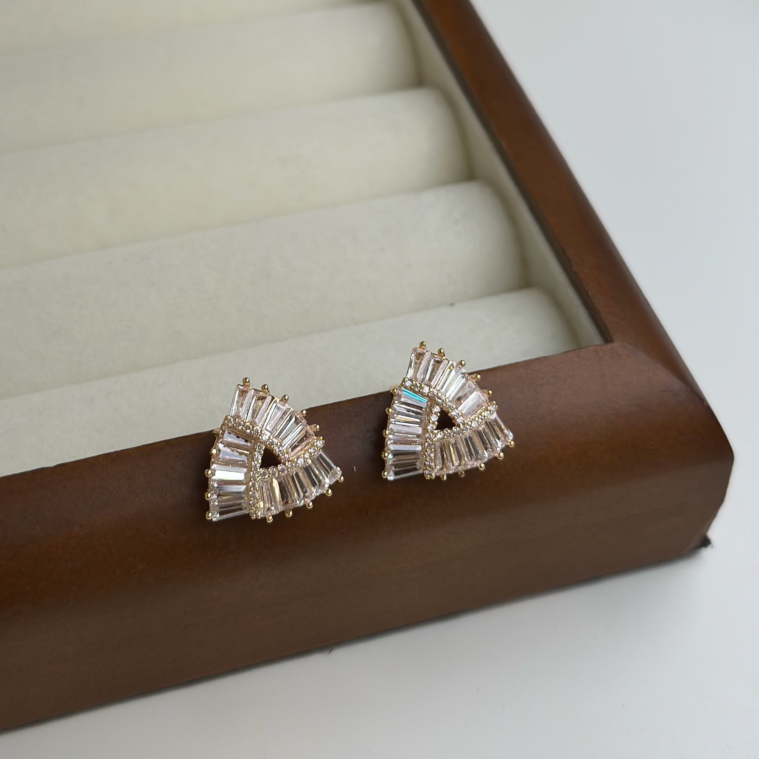 K23鋯石三角形耳貼