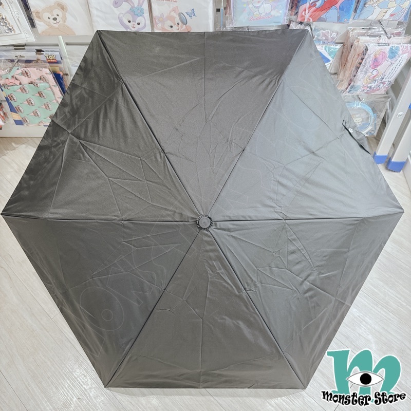 米奇與朋友摺傘