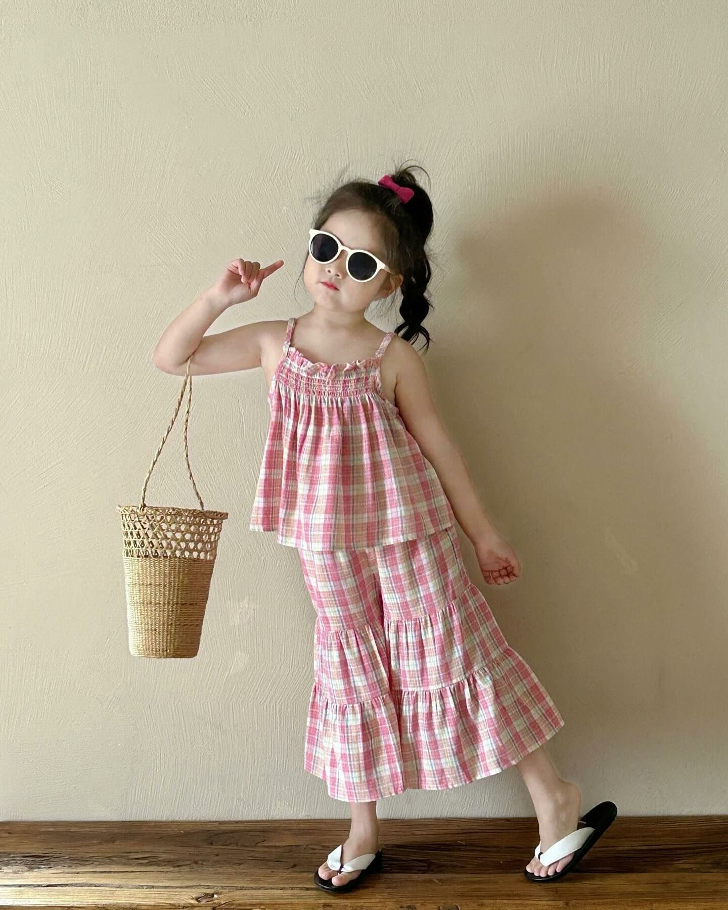 甜甜粉色格背心七分褲套裝