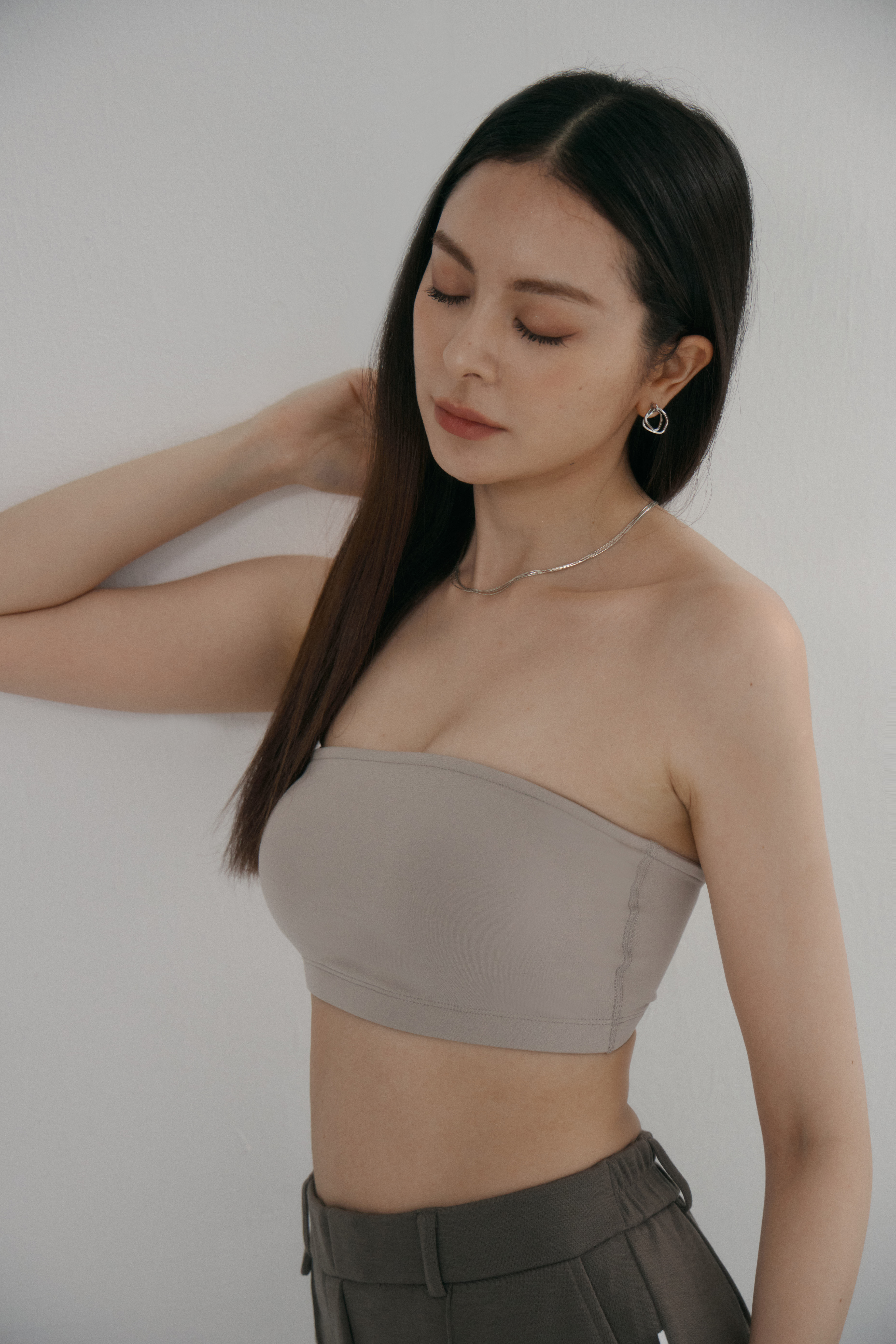 Essential短版平口BRA TOP- 沙色