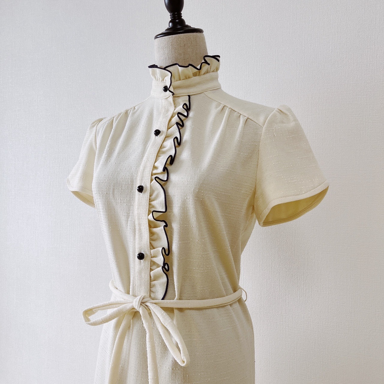 英國製象牙白色Ruffle領古著連身裙