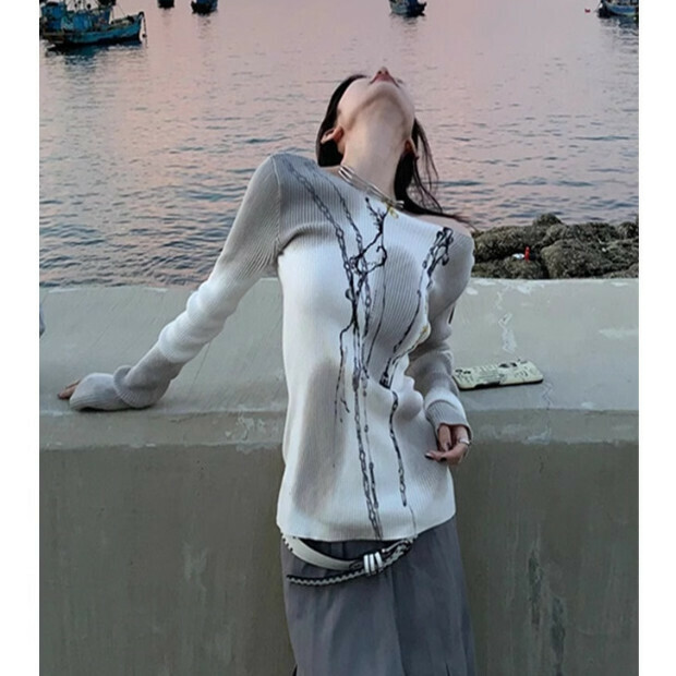 Hot Selling Round Neck Pullover Top [Light Gray] Sizes [S-XL] [Please contact customer service to confirm the delivery size after placing the order]