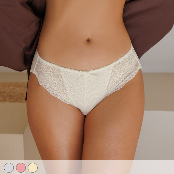 清晨霧雨中低腰三角褲