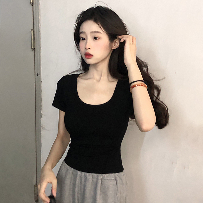 Hot selling short-sleeved T-shirt (black size S-L) (please contact customer service to confirm the delivery size after placing the order)