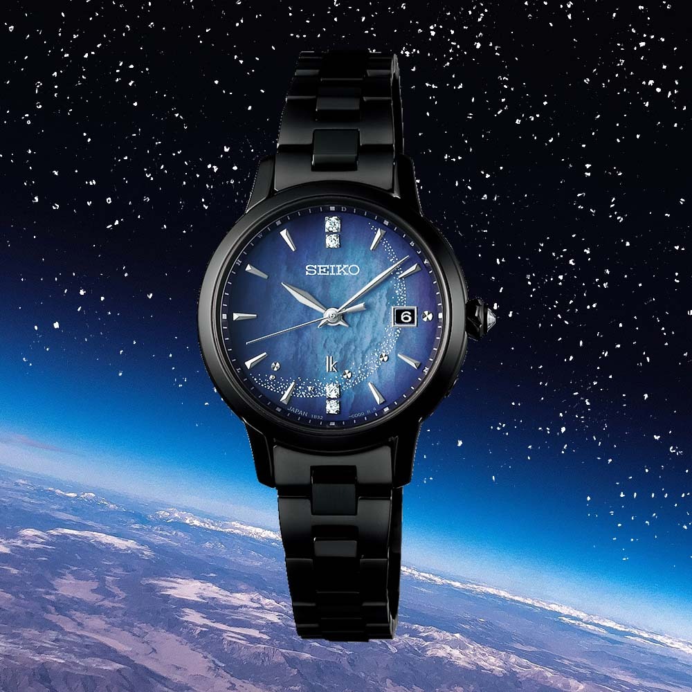 萬年鐘錶 - SEIKO  LUKIA 系列 Earth Day  地球日限量星空藍月光面盤太陽能電波女錶  SSVW227J / 1B32-08G0SD 錶徑 27.5MM