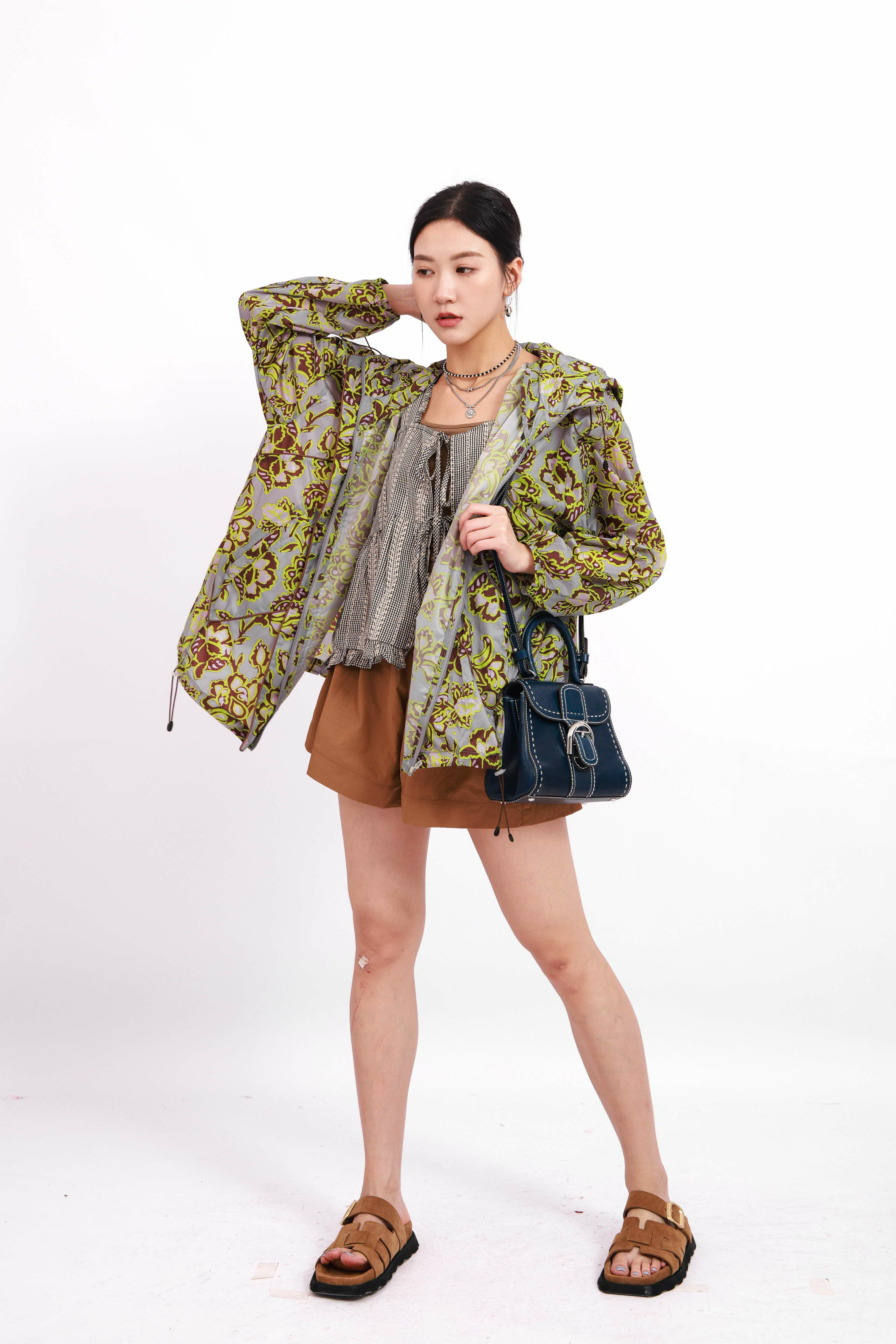 造型 966（外套＋上衣＋短褲）