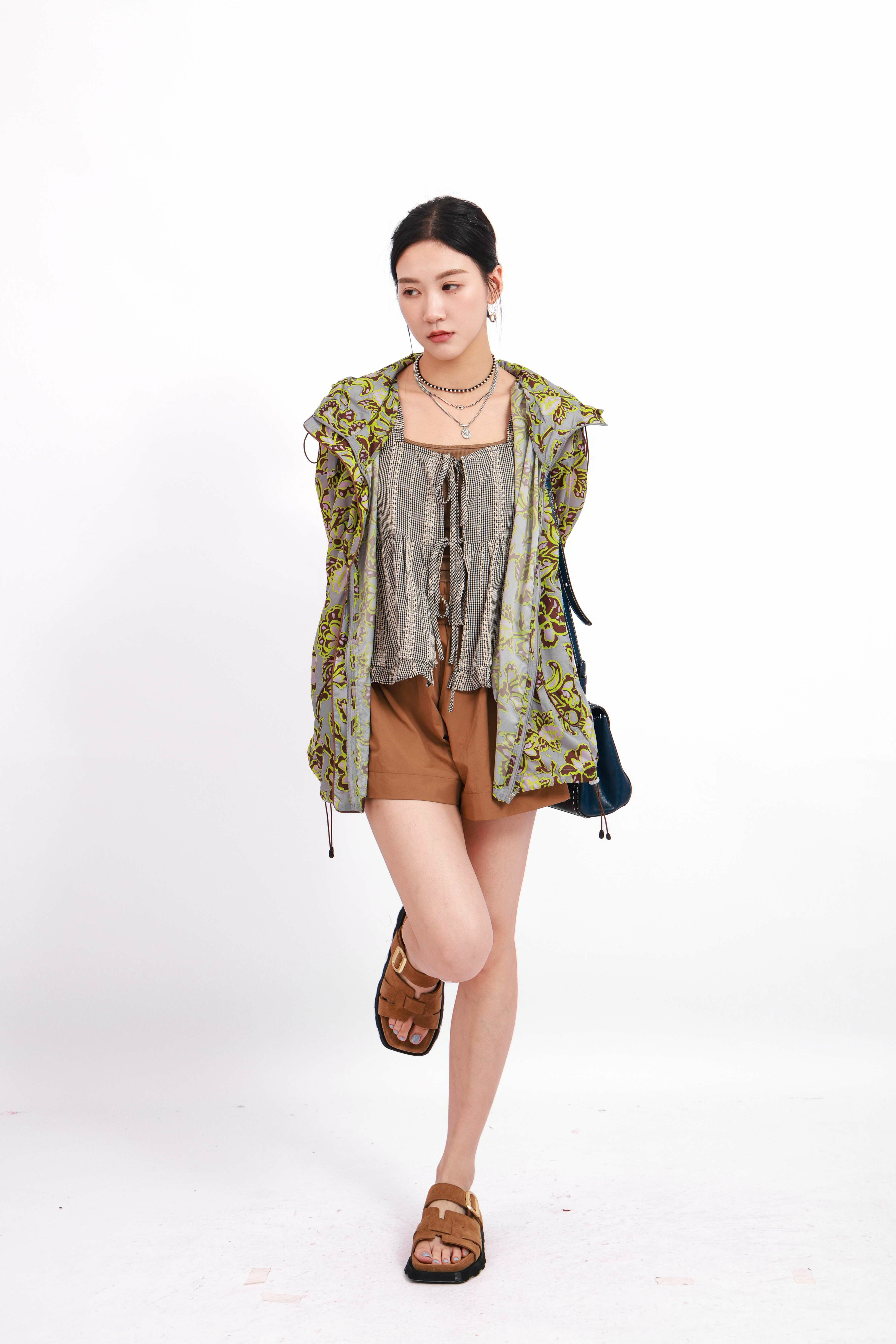 造型 966（外套＋上衣＋短褲）