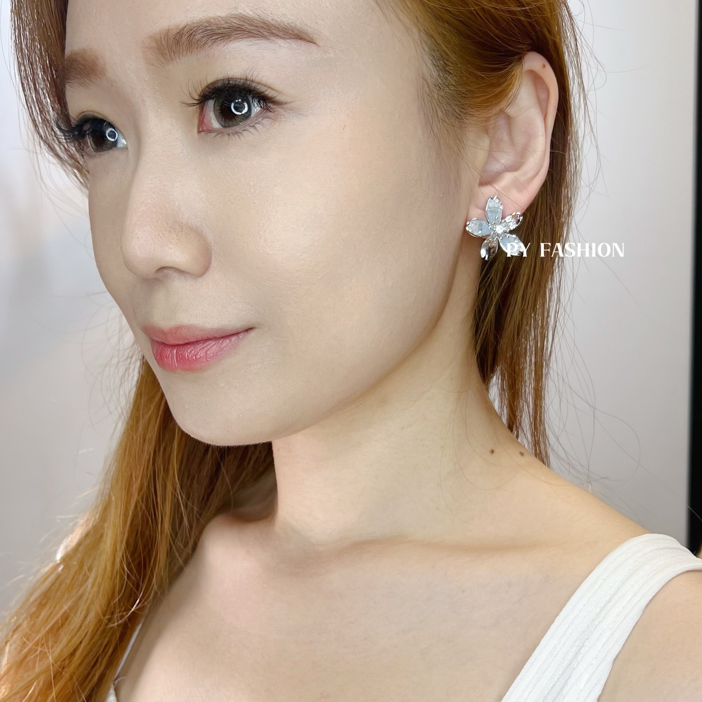 PYA0505 CRYSTAL FLOWER EAR RING