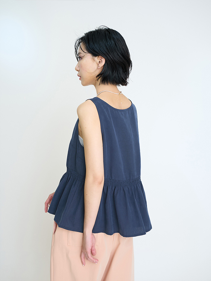 細絲花邊無袖上衣-板藍根