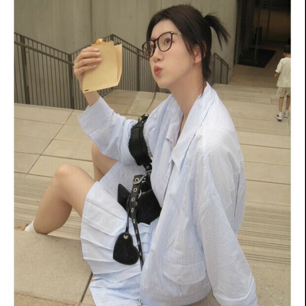 Hot selling long-sleeved sun protection shirt top [blue and white striped top] size [S size - XL size] [please contact customer service after placing the order to confirm the delivery size]
