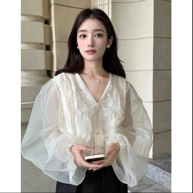 Hot selling V-neck shirt [jacquard contrasting color] size [S size - XL size] [please contact customer service after placing the order to confirm the delivery size]