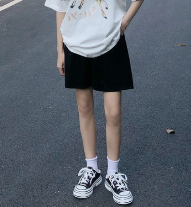 Women's Straight Casual Shorts (Black) (Sizes: S-XL) (Contact customer service to confirm shipping size after placing an order)
