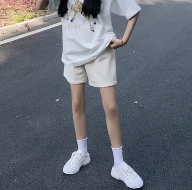 Women's Straight Casual Shorts (White) (Size: S-XL) (Contact customer service to confirm shipping size after placing an order)