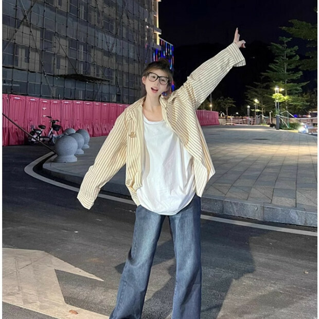 Hot selling vertical striped long-sleeved shirt [apricot strip] size [S size - XL size] [please contact customer service after placing the order to confirm the delivery size]
