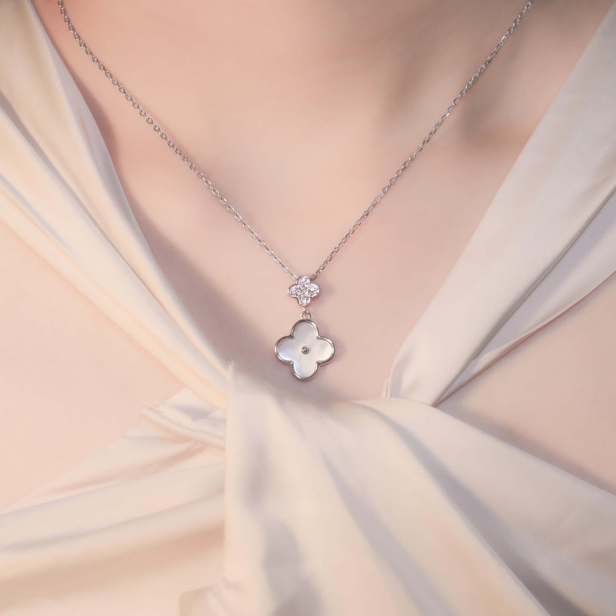 | 925 Silver・Platinum | Lasting Luck Necklace | NE1132 |