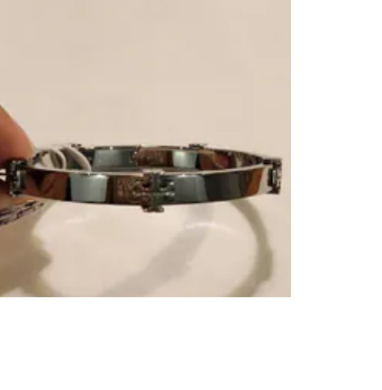[S] TORY BURCH CLASSIC LOGO HINGE BANGLE,TORY SILVER/TORY GOLD, 196133470381 (STB539)