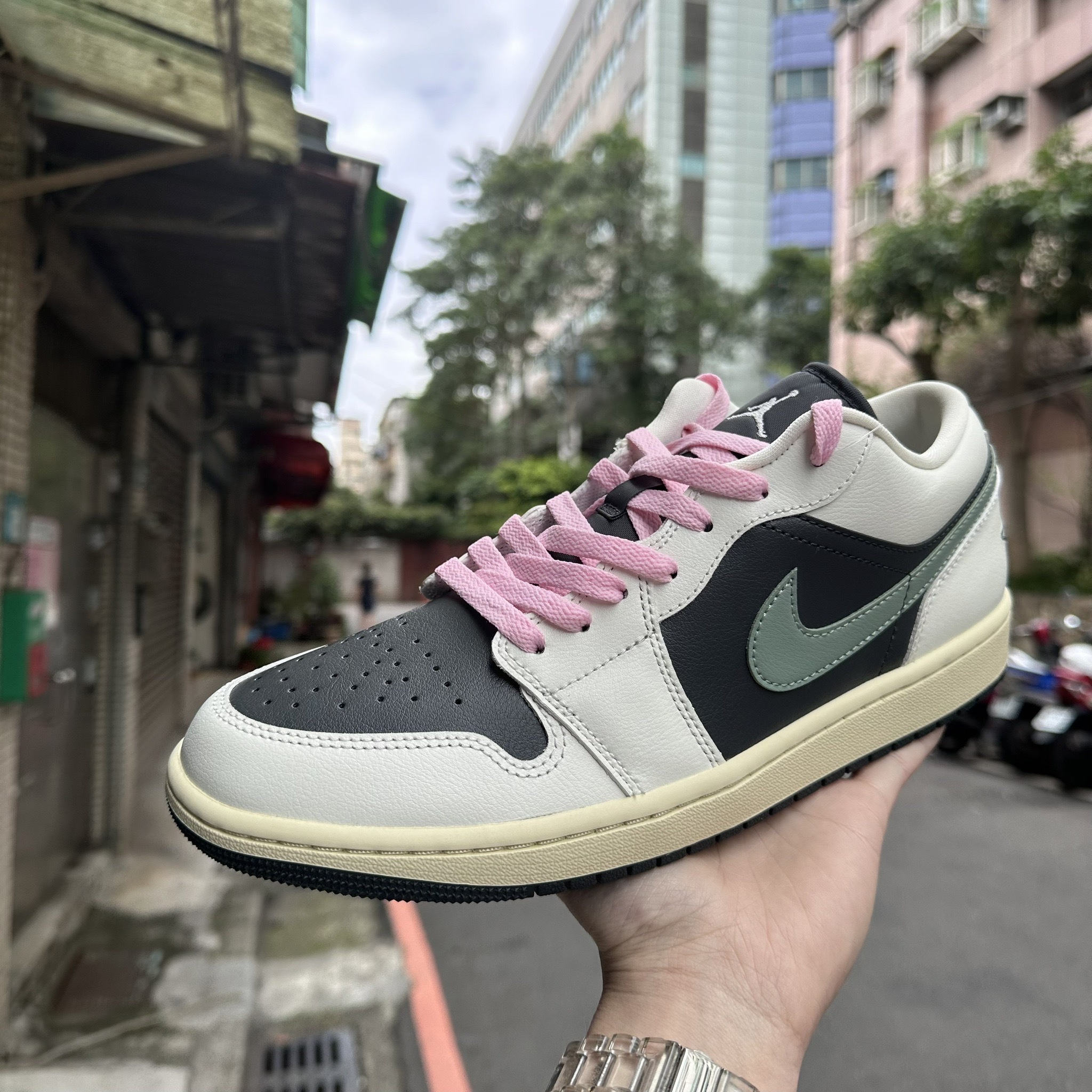 AIR JORDAN 1 Low WMNS“Jade Smoke”復古籃球鞋男女鞋黑綠DC0774-00