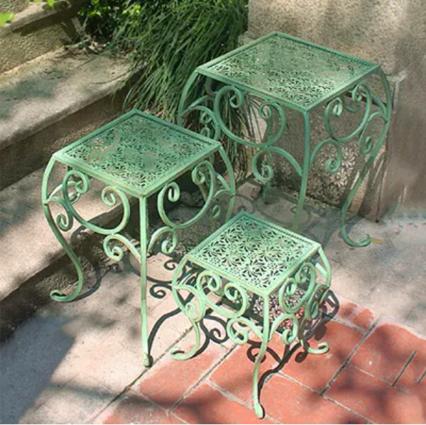 Hotly recommended iron art space, outdoor flower stand, sofa side frame, coffee table, potted plant stool [Lotus style three-piece set] Retro green