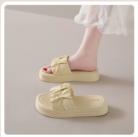 Platform slippers (yellow/size 35-40) (contact customer service to confirm the shipping size after placing the order)