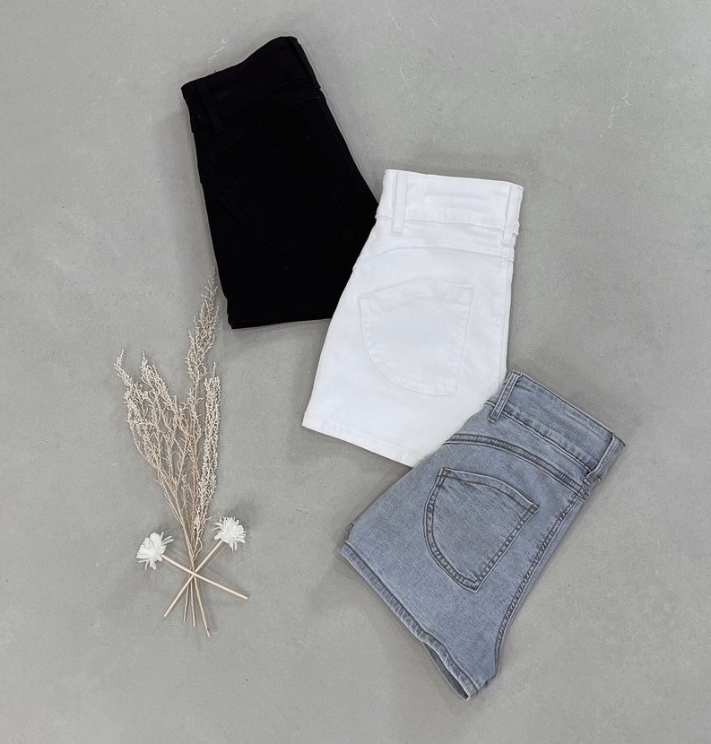 雙釦後半弧口袋牛仔短褲 3925