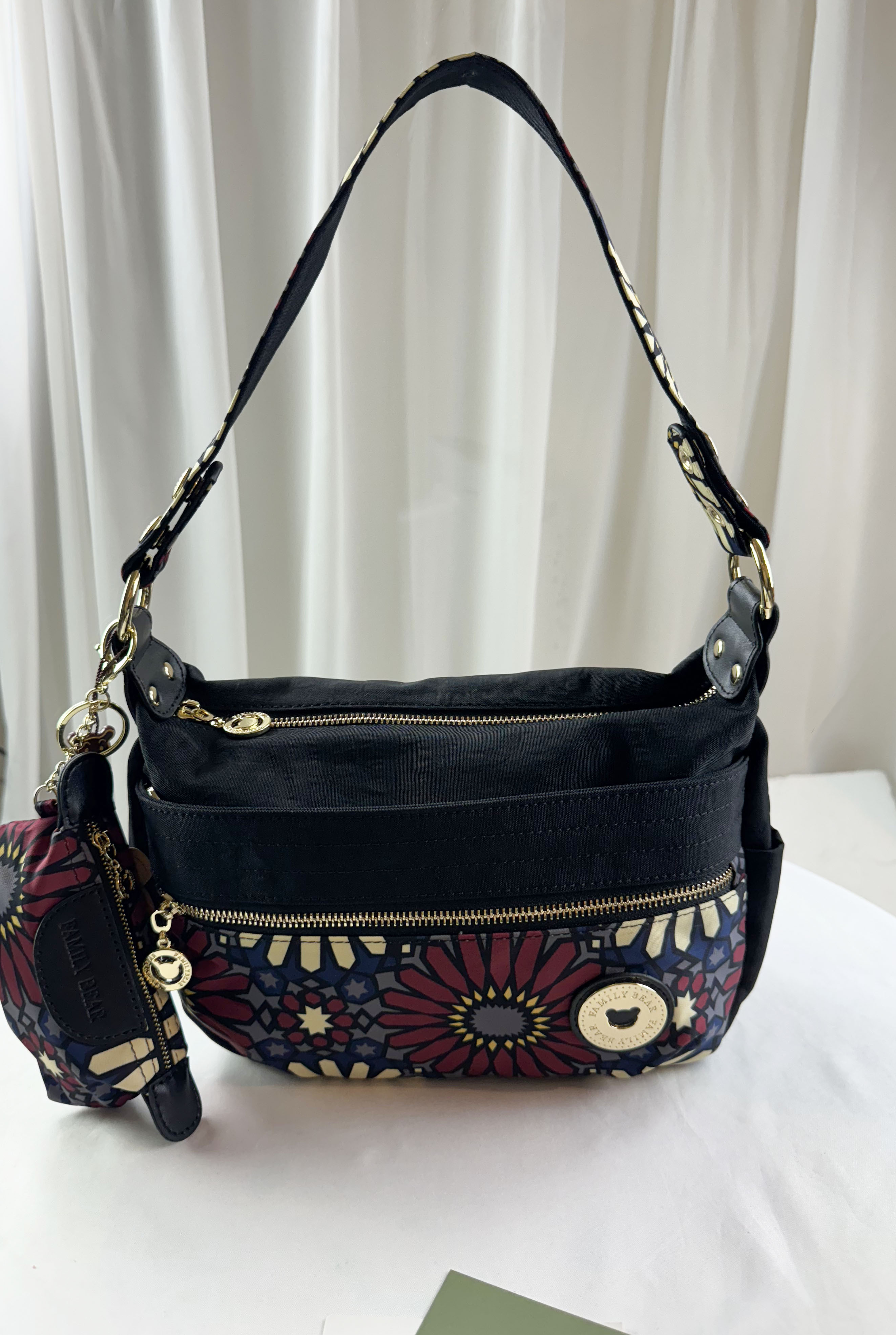 FamilyBear 黑紫花拼色防潑水側背包 附零錢包 #29590