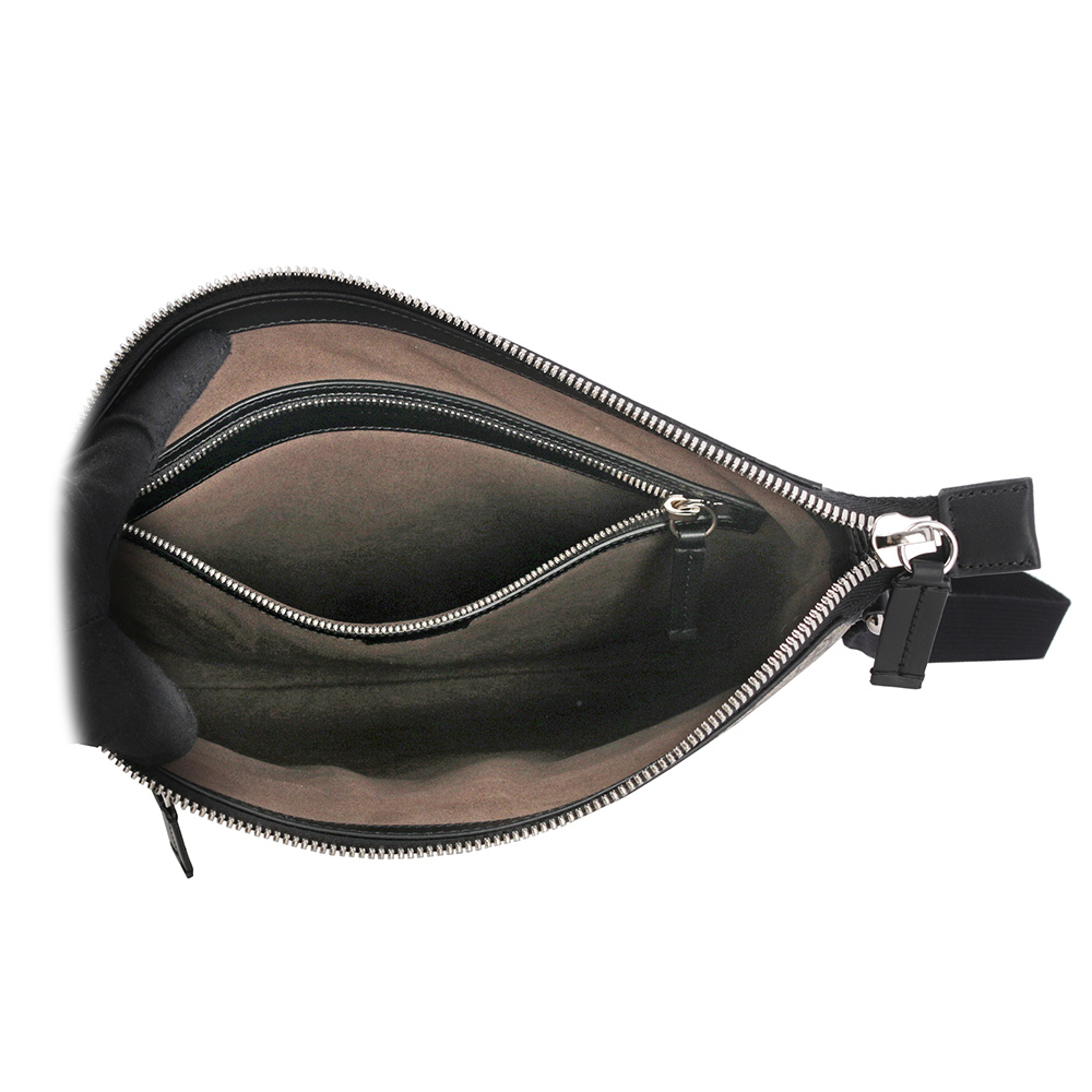 【GUCCI】GG Supreme 塗層帆布拉鍊口袋郵差包(米色/黑色) 779846 K5RLN 9769