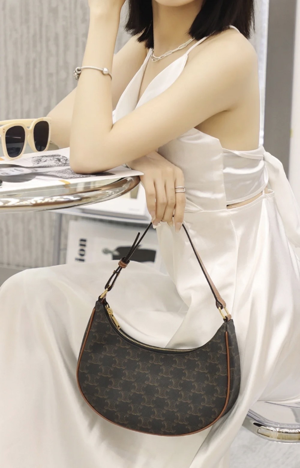 Celine AVA 標誌印花牛皮革手袋