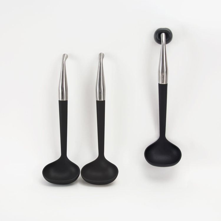 Bewater 不銹鋼式把手湯勺(附可吊掛貼吸盤)黑色