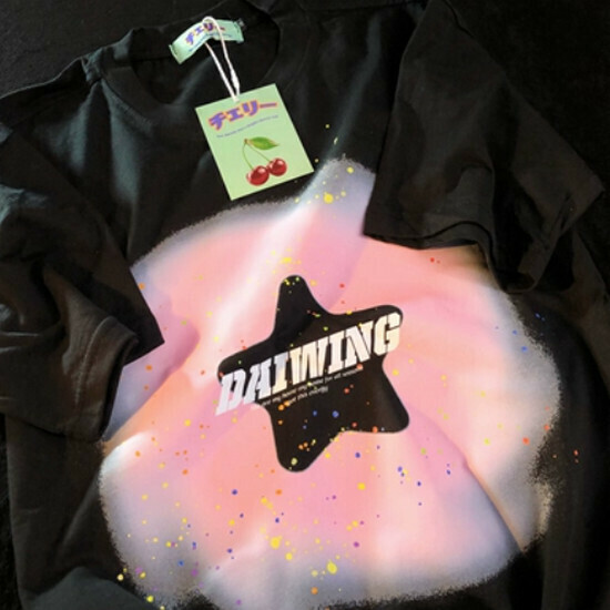 Hot selling sweet and cool star short-sleeved T-shirt [black] [S-XL size] (please contact customer service to confirm the delivery size after placing the order)