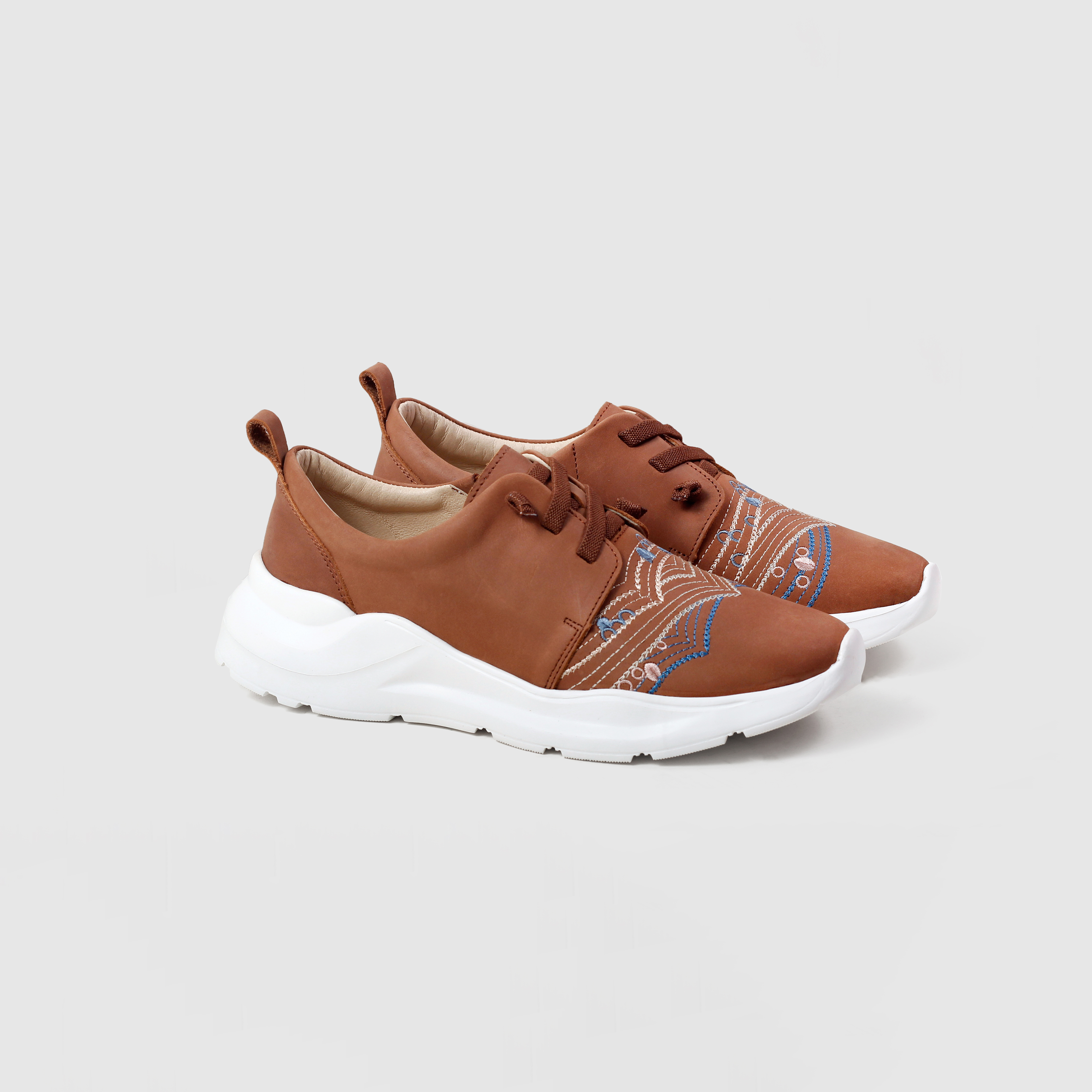 刺繡免綁帶慢跑鞋｜青山層層 (駝)