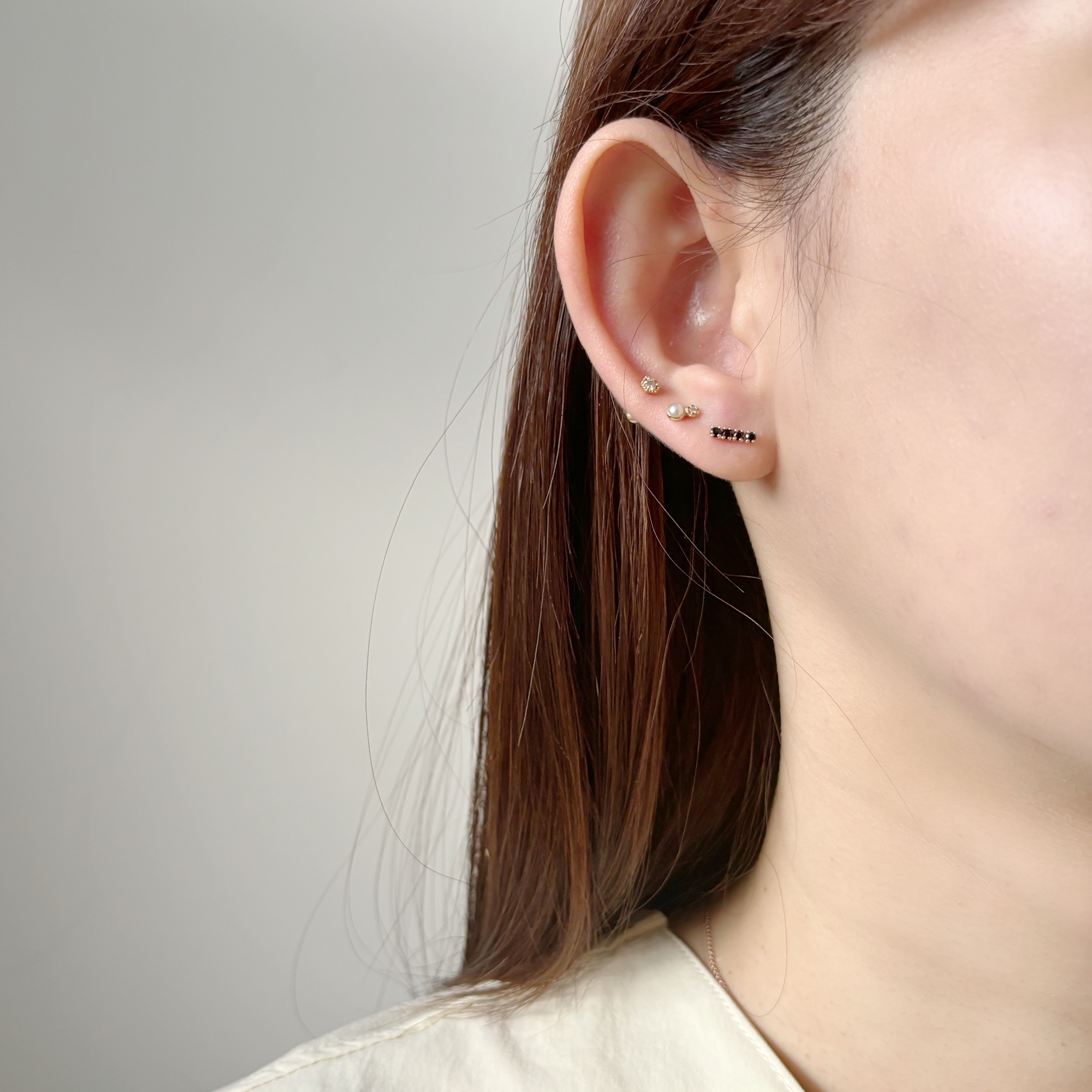 簡約直排黑尖晶轉珠耳環