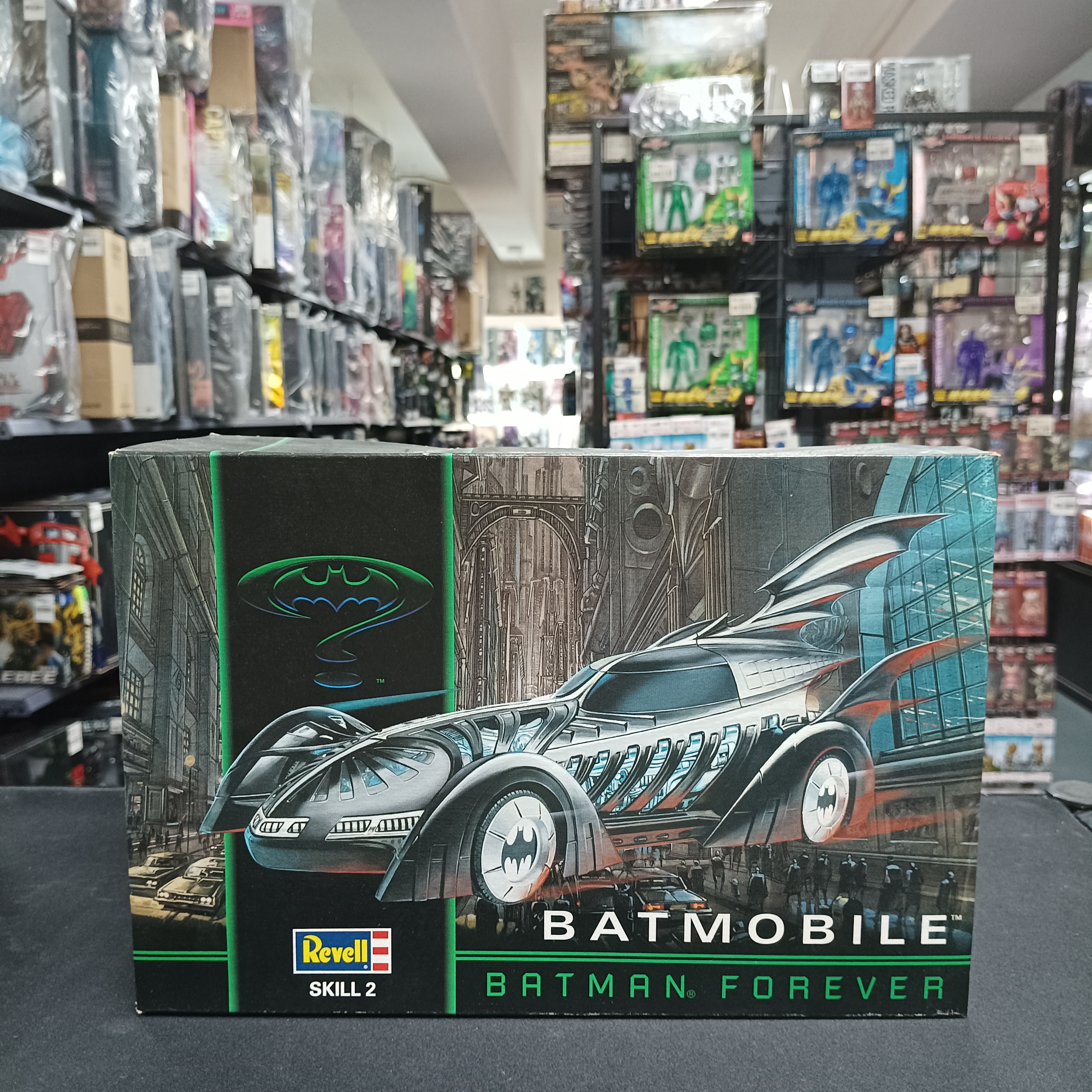 寄賣-其它-1995 REVELL Batman Forever Batmobile Kit 1:25 Scale New